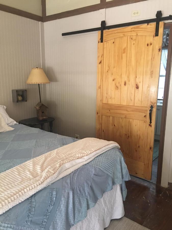 Acorn Hideaways Canton Sweet Tweet Guesthouse King Bed Экстерьер фото